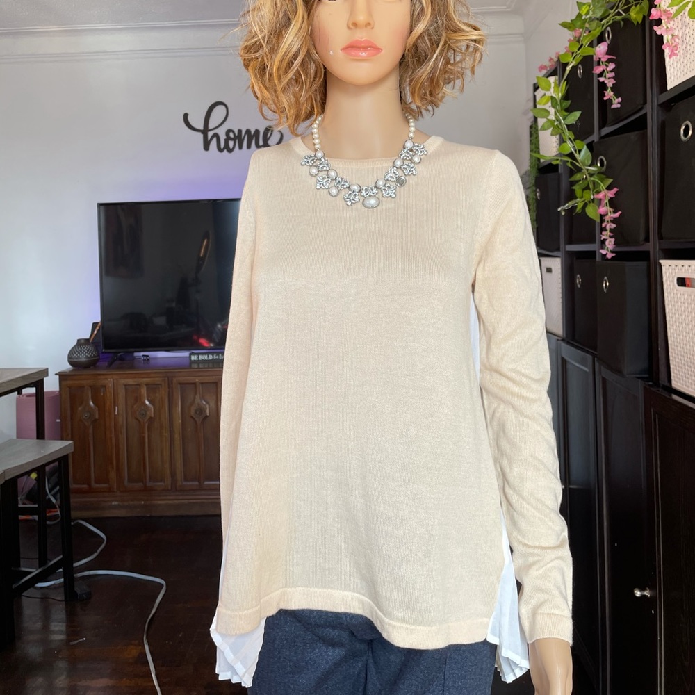 Cream and white blouse 🌺